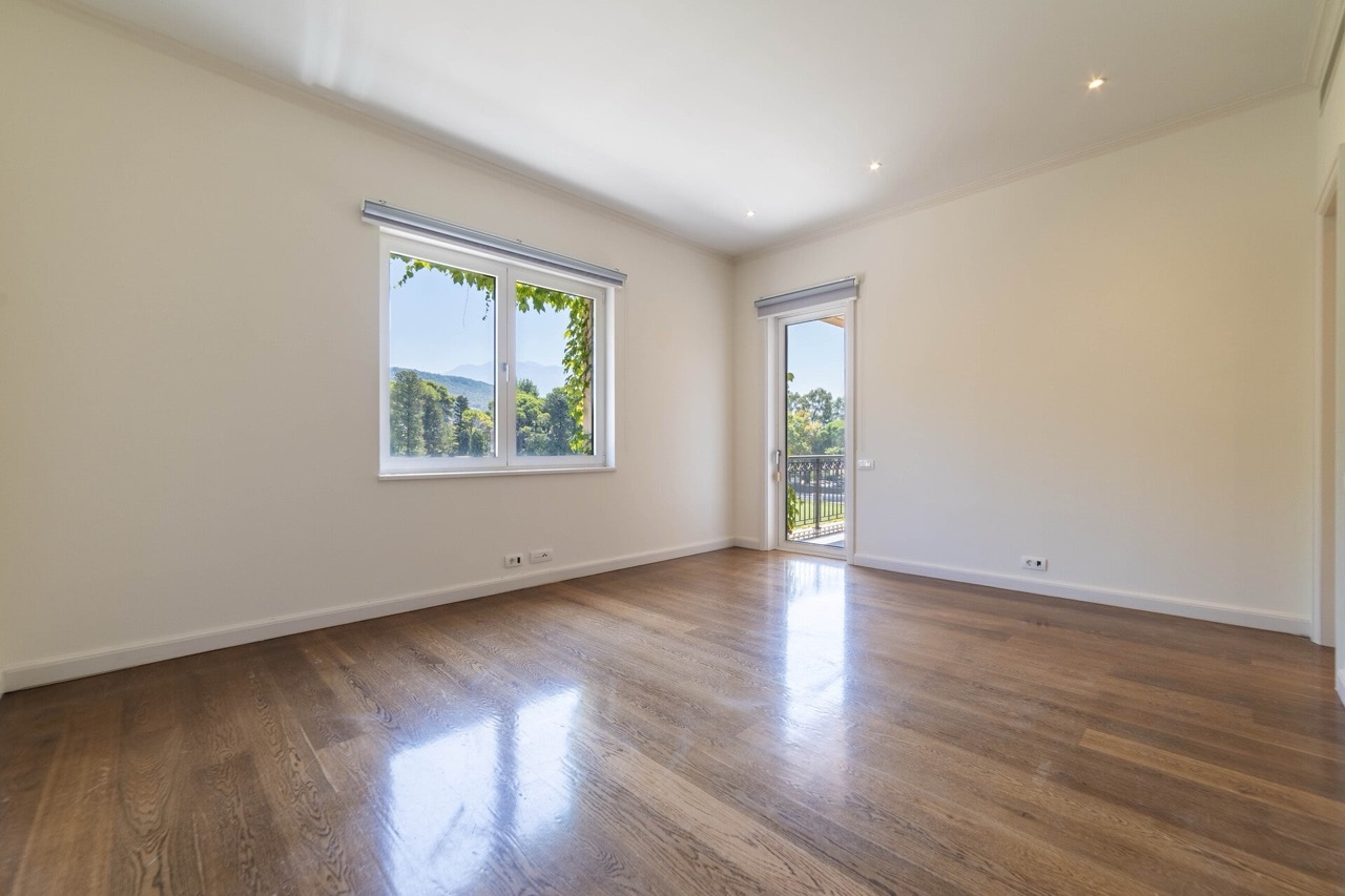 Квартира в Тивате, Черногория, 228 м² - фото 9