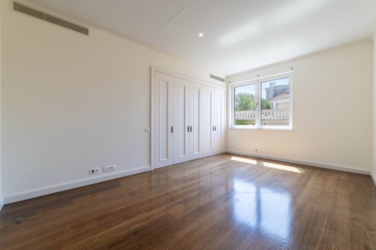 Квартира в Тивате, Черногория, 228 м² - фото 12