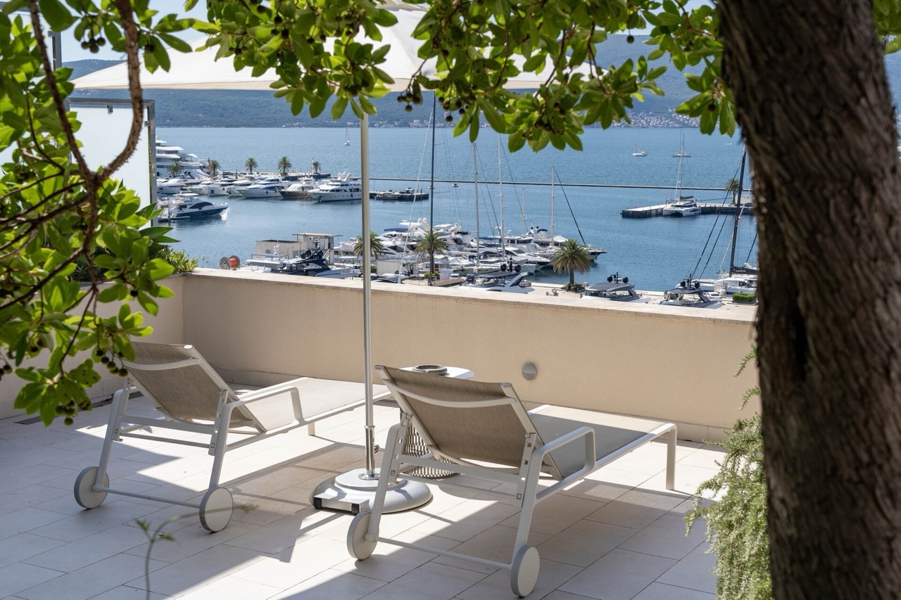 Квартира в Тивате, Черногория, 498 м² - фото 4