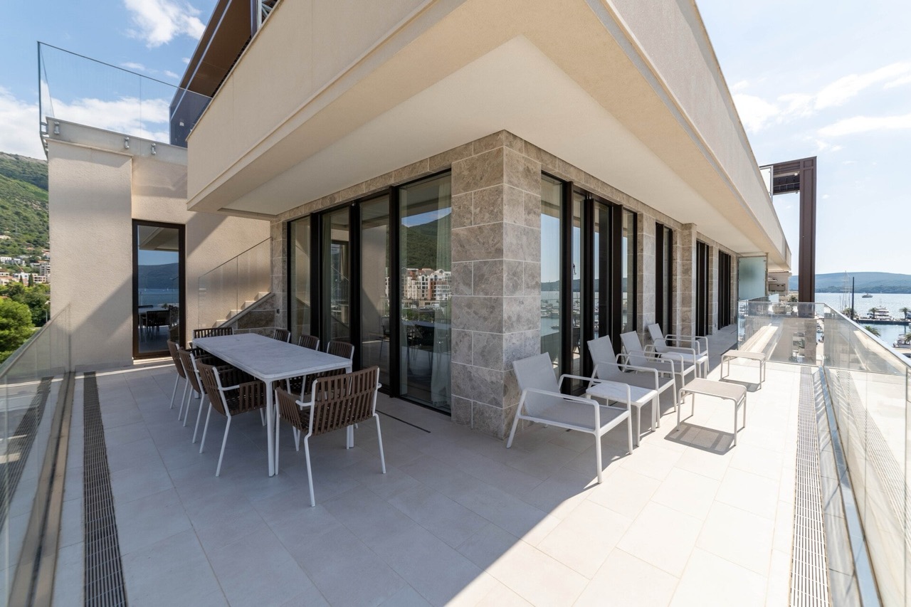 Квартира в Тивате, Черногория, 498 м² - фото 10