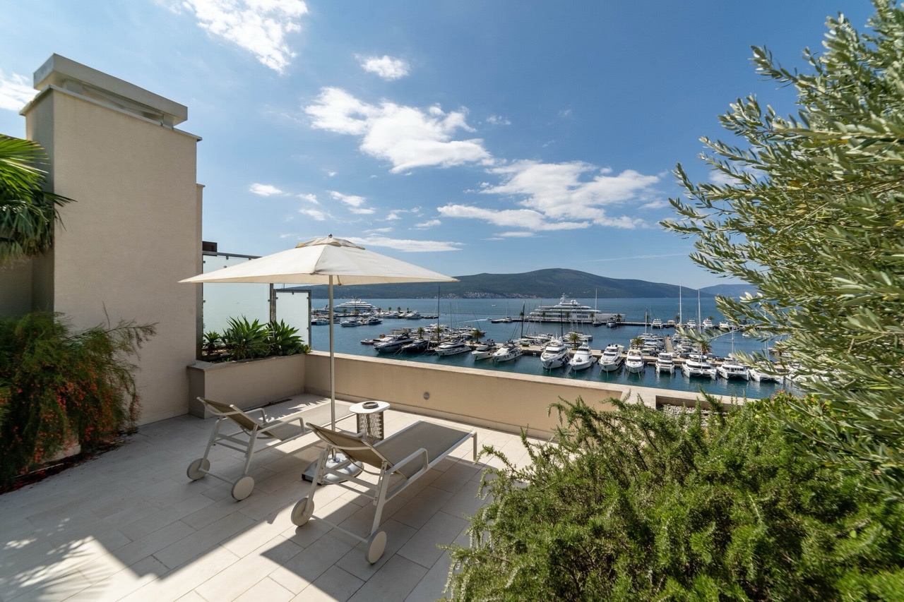 Квартира в Тивате, Черногория, 498 м² - фото 13