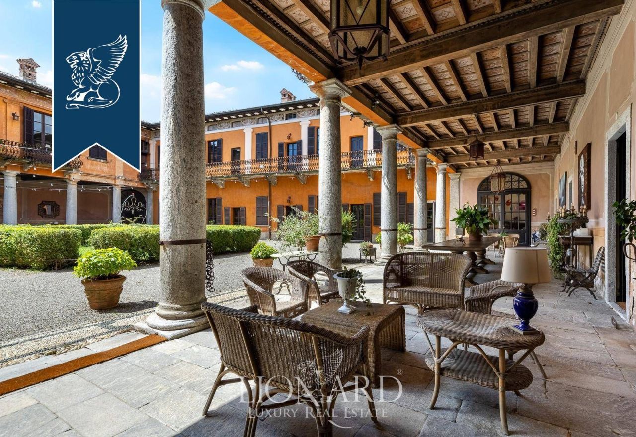 Вилла в Варесе, Италия, 2 600 м² - фото 4