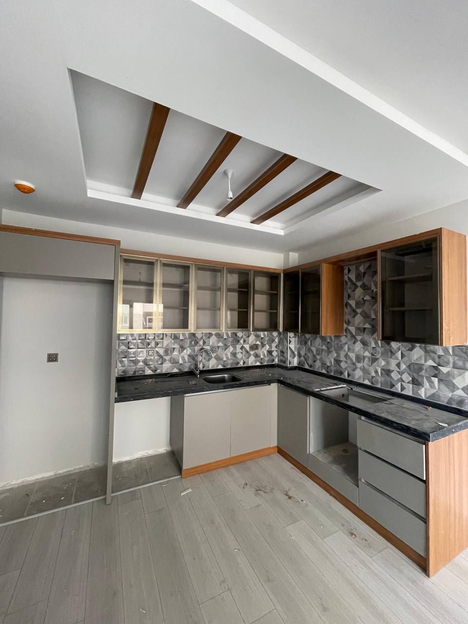 Квартира в Мерсине, Турция, 57 м² - фото 1