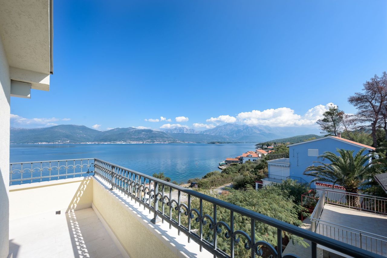 Вилла в Тивате, Черногория, 380 м² - фото 3