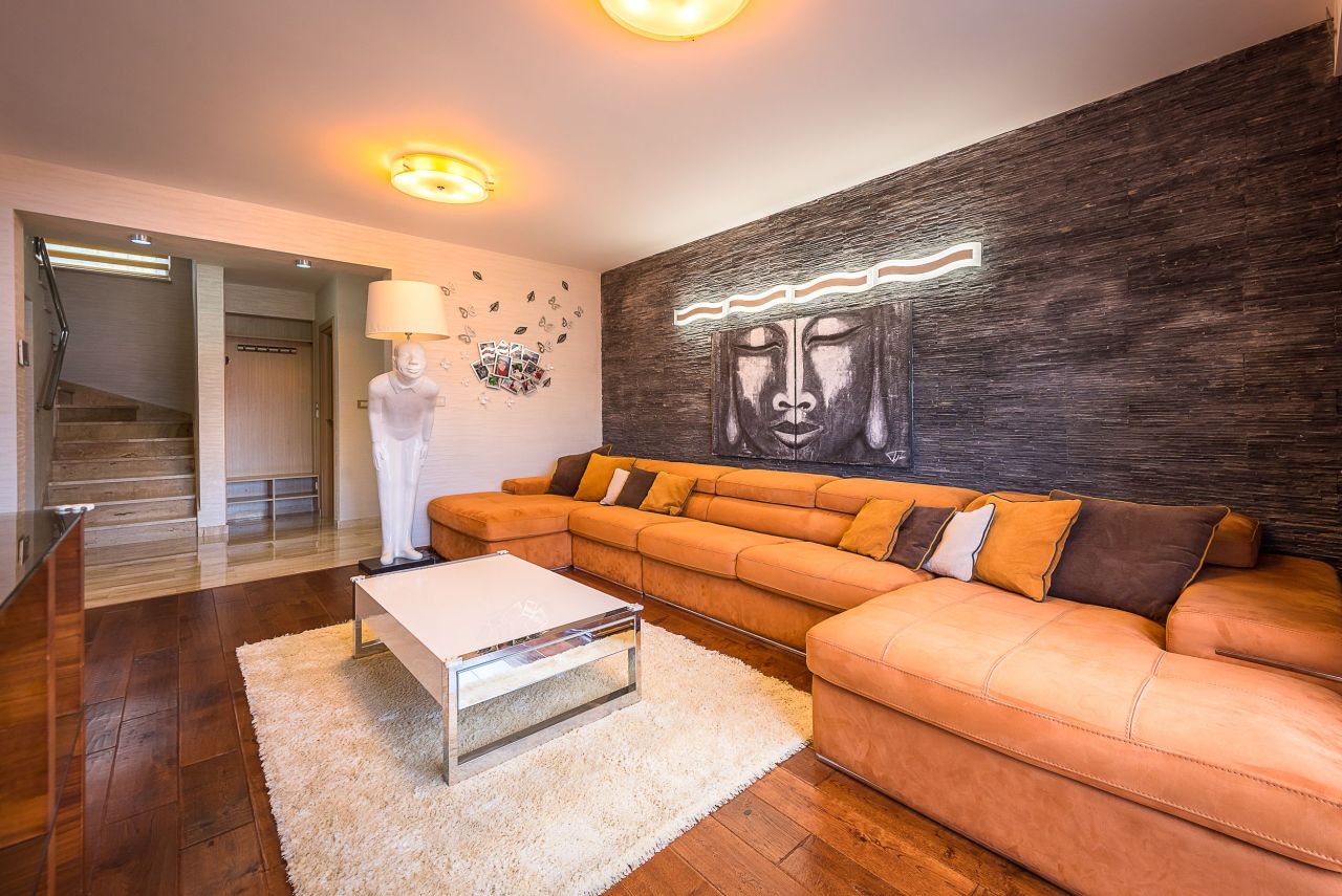 Вилла в Тивате, Черногория, 380 м² - фото 5