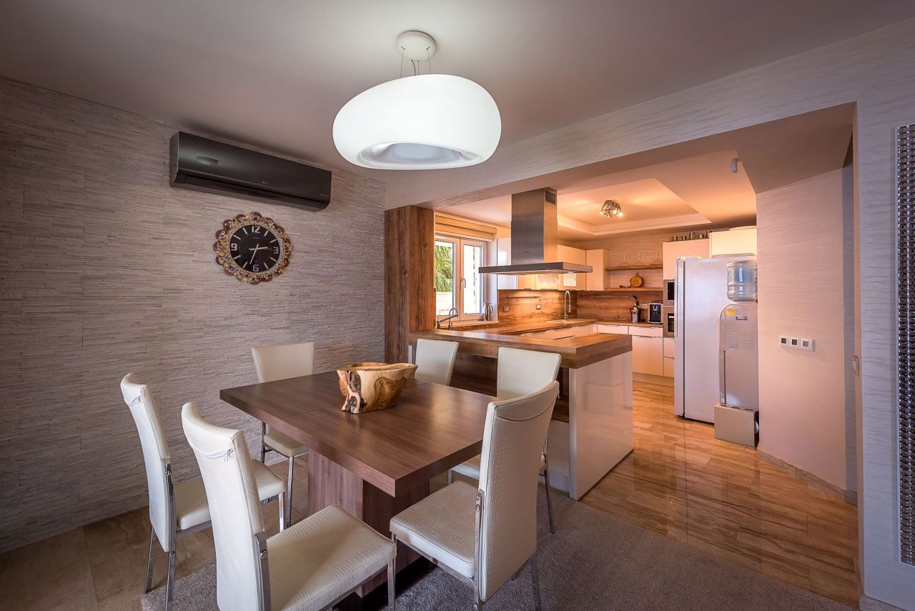 Вилла в Тивате, Черногория, 380 м² - фото 6