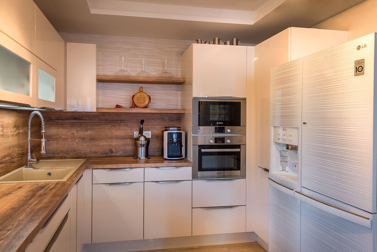 Вилла в Тивате, Черногория, 380 м² - фото 8