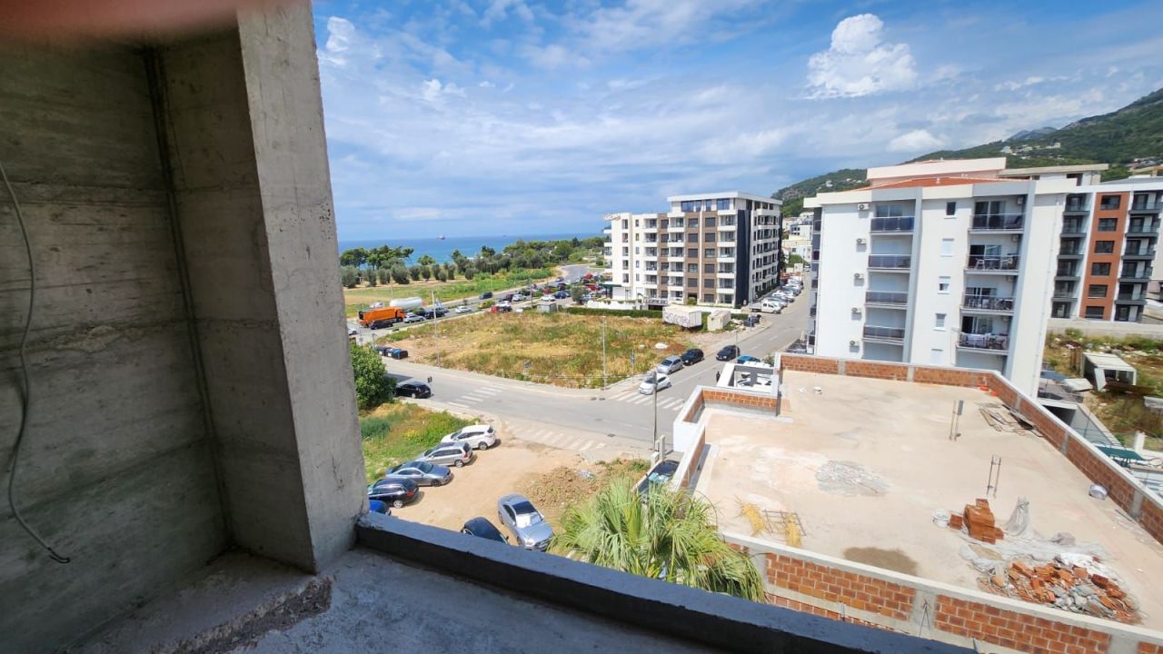 Квартира в Баре, Черногория, 47 м² - фото 1
