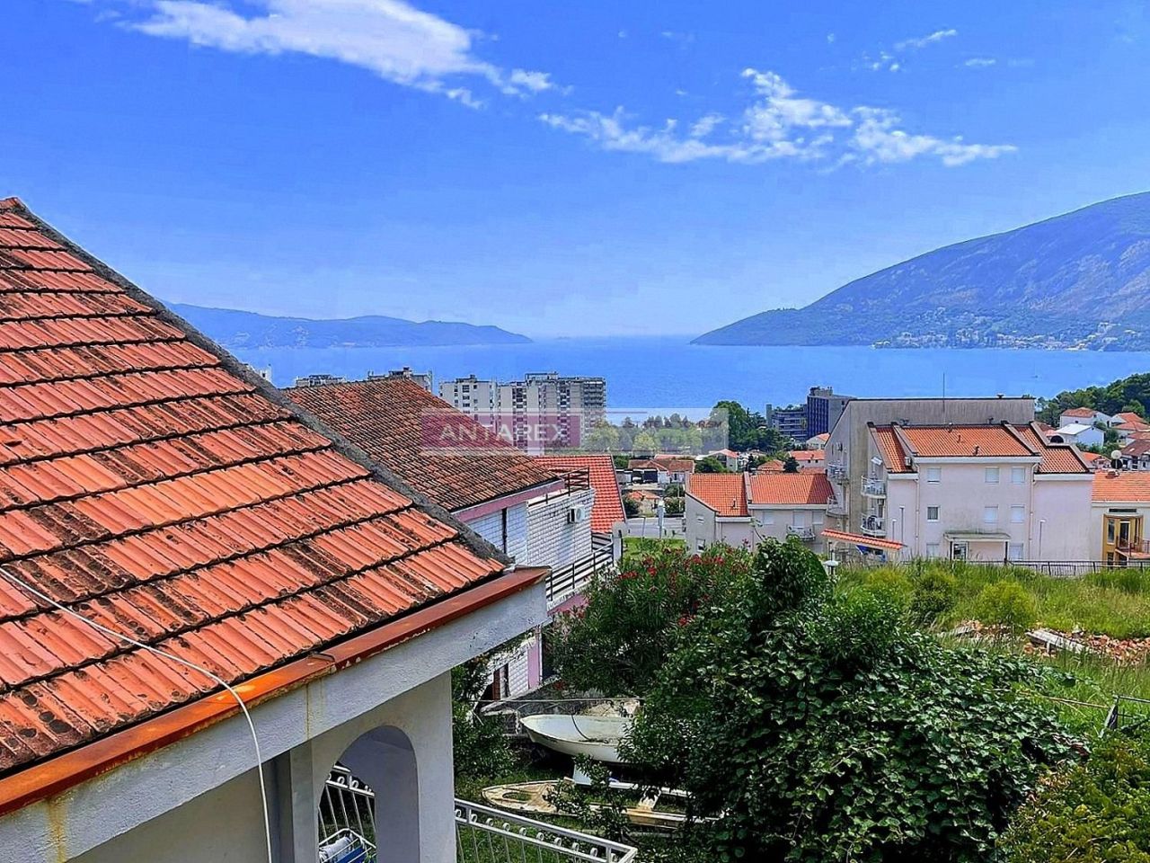 Апартаменты в Херцег-Нови, Черногория, 51 м² - фото 1