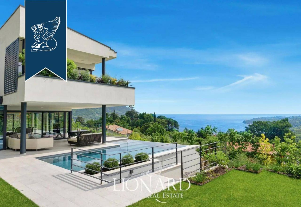 Вилла в Сало, Италия, 700 м² - фото 1