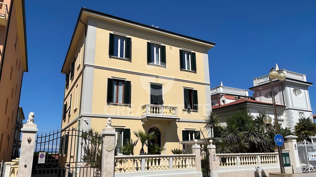 Вилла в Сан-Винченцо, Италия, 757.25 м² - фото 1