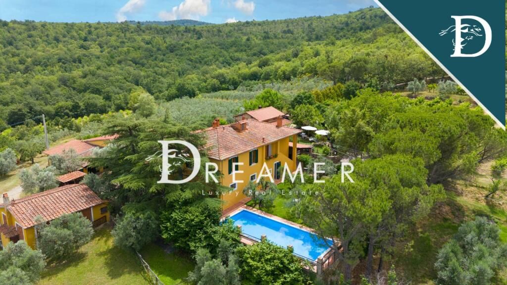 Вилла Laterina Pergine Valdarno, Италия, 900.98 м² - фото 1
