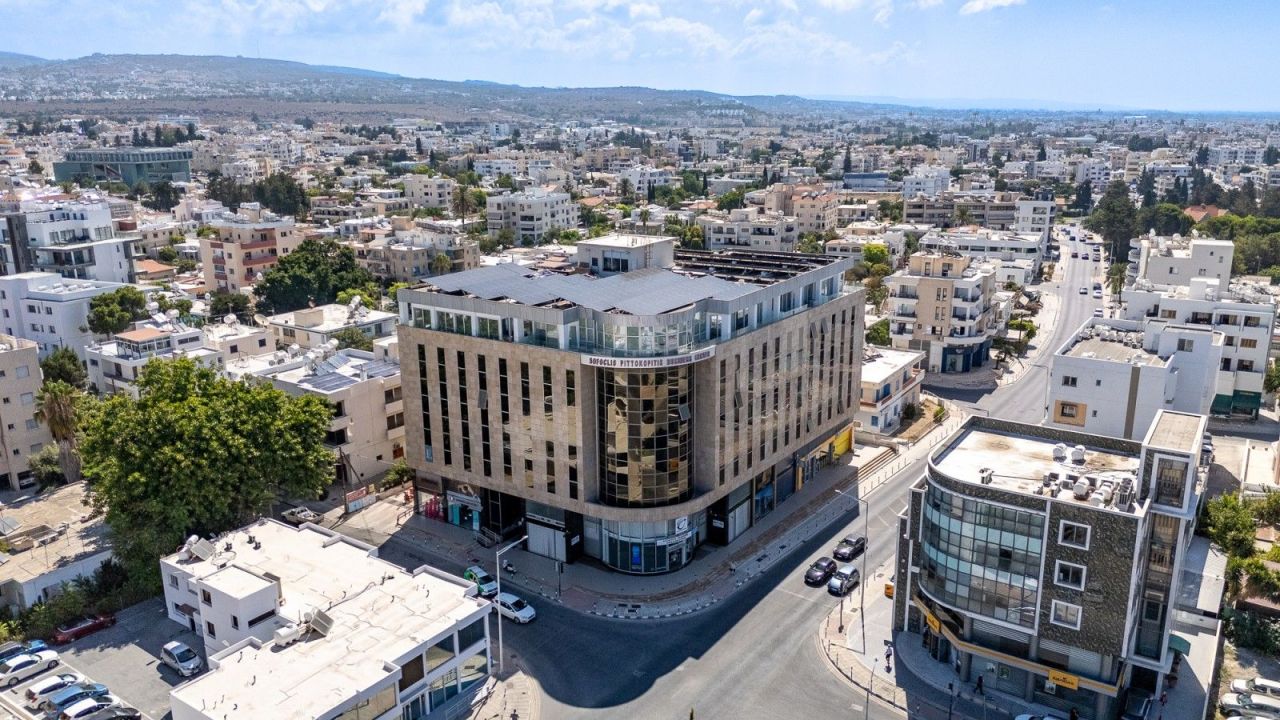 Офис в Пафосе, Кипр, 680 м² - фото 2