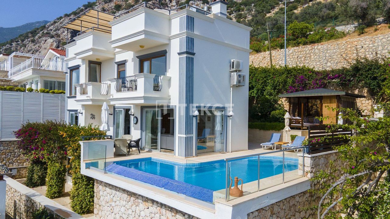 Вилла в Калкане, Турция, 240 м² - фото 1