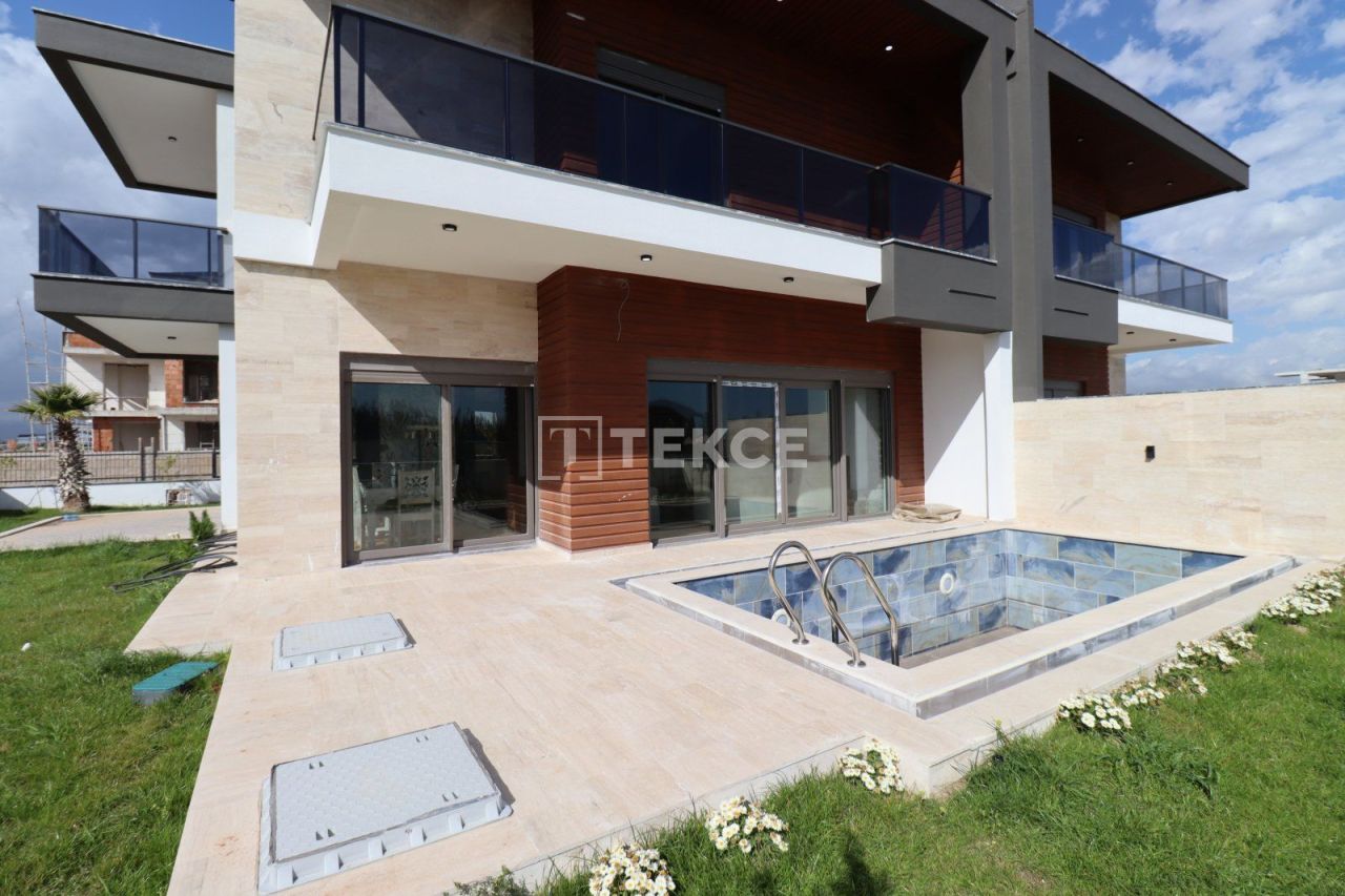 Вилла в Анталии, Турция, 300 м² - фото 1