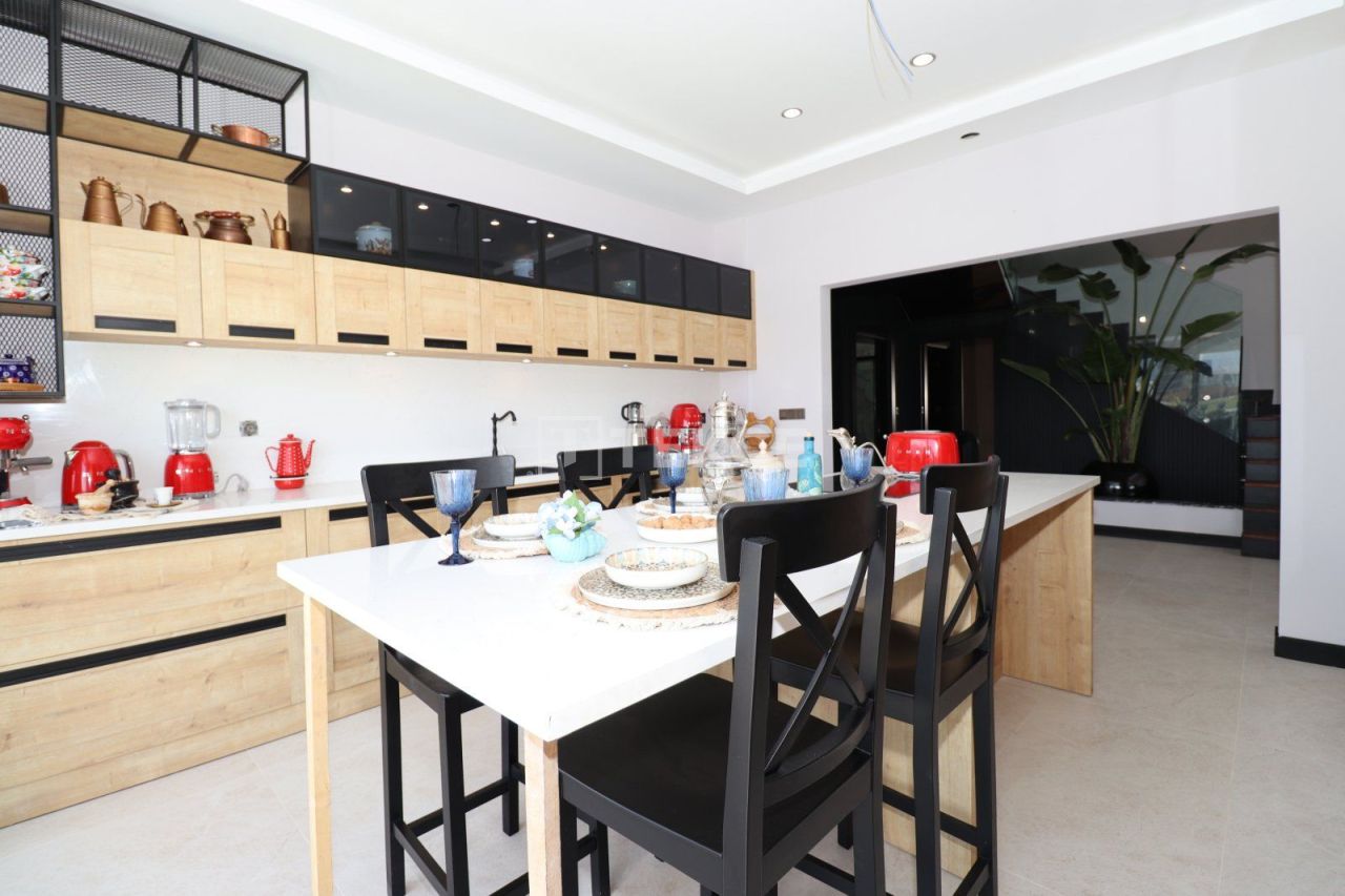 Вилла в Анталии, Турция, 300 м² - фото 16