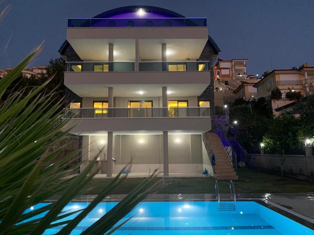 Вилла в Алании, Турция, 370 м² - фото 1