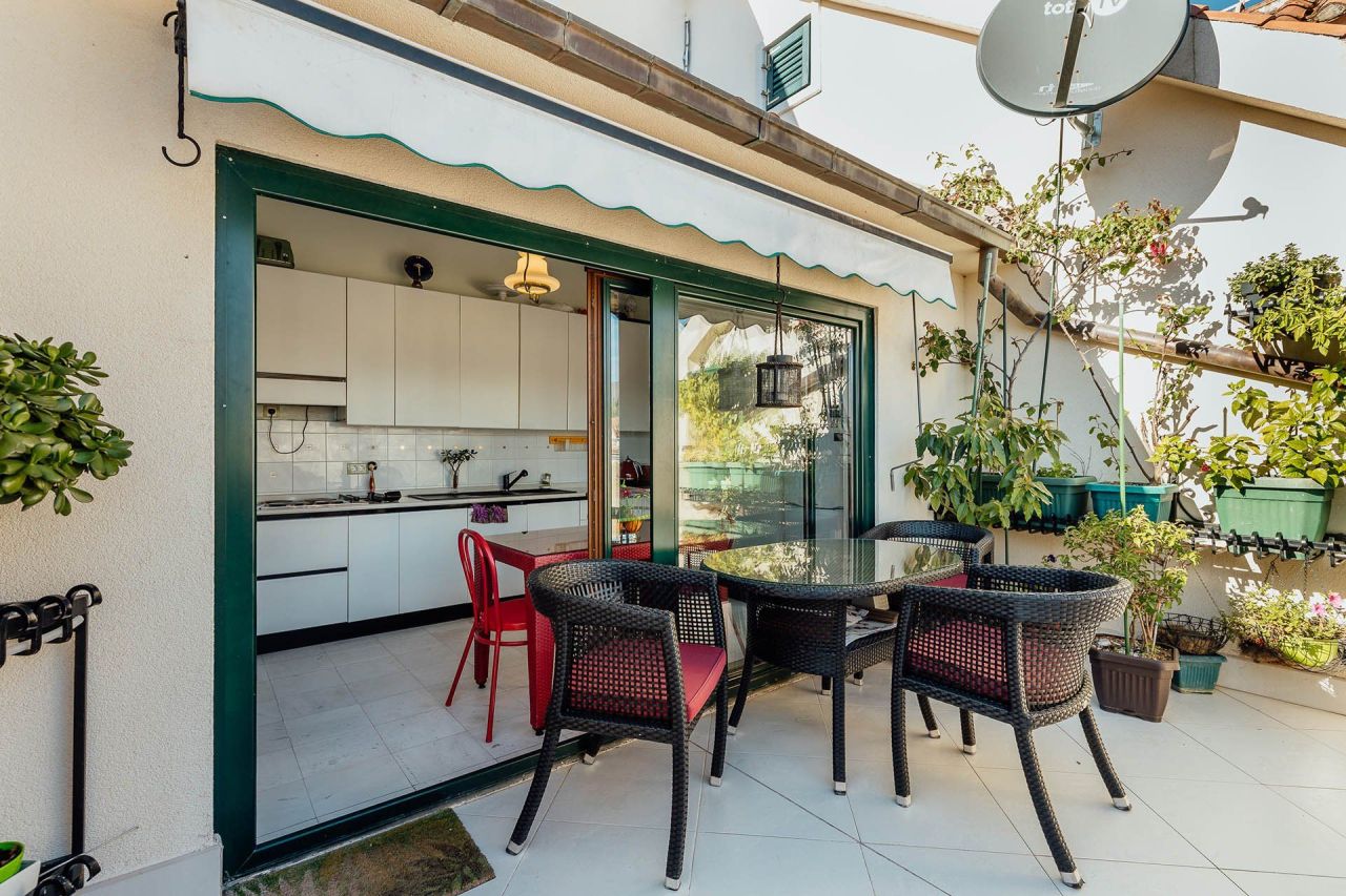 Дом в Херцег-Нови, Черногория, 198 м² - фото 14