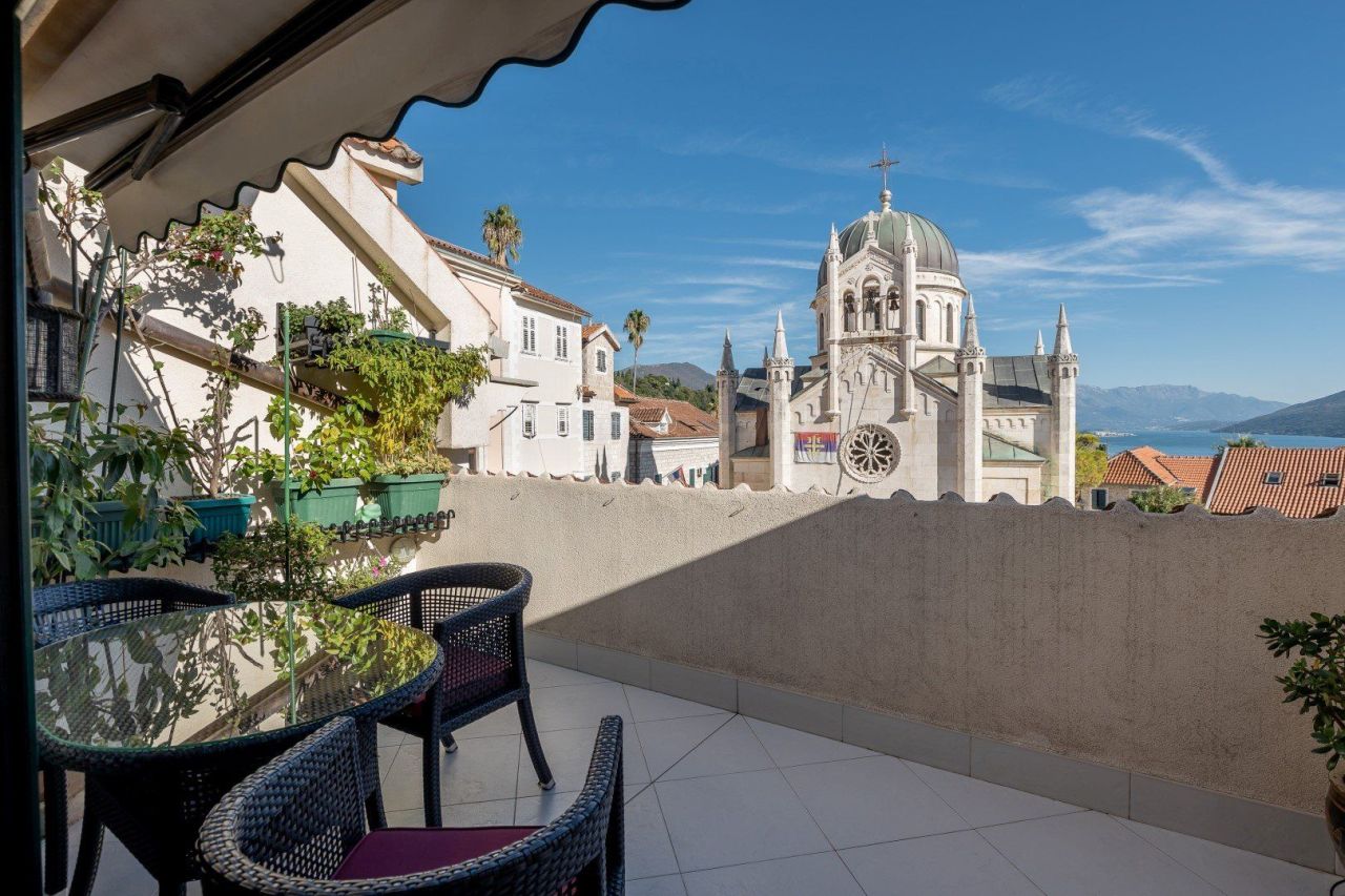 Дом в Херцег-Нови, Черногория, 198 м² - фото 15