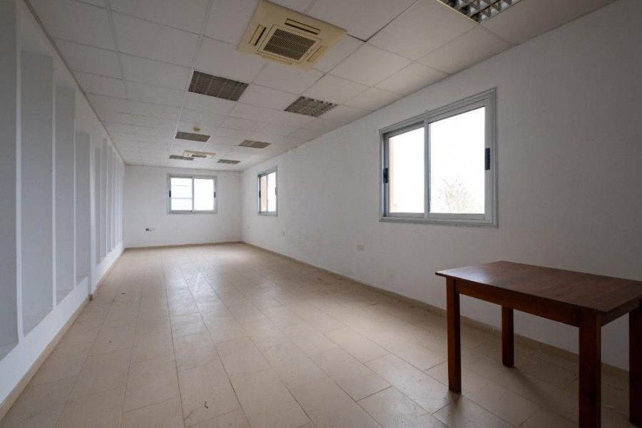 Вилла в Пафосе, Кипр, 1 375 м² - фото 13