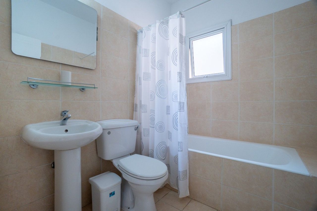 Апартаменты в Пафосе, Кипр, 54 м² - фото 18