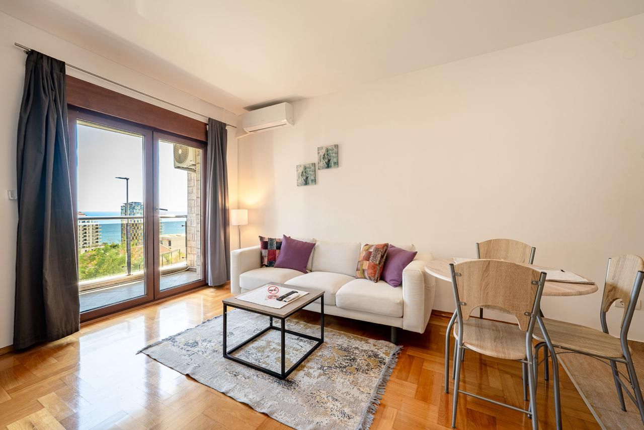 Квартира в Бечичи, Черногория, 50 м² - фото 1