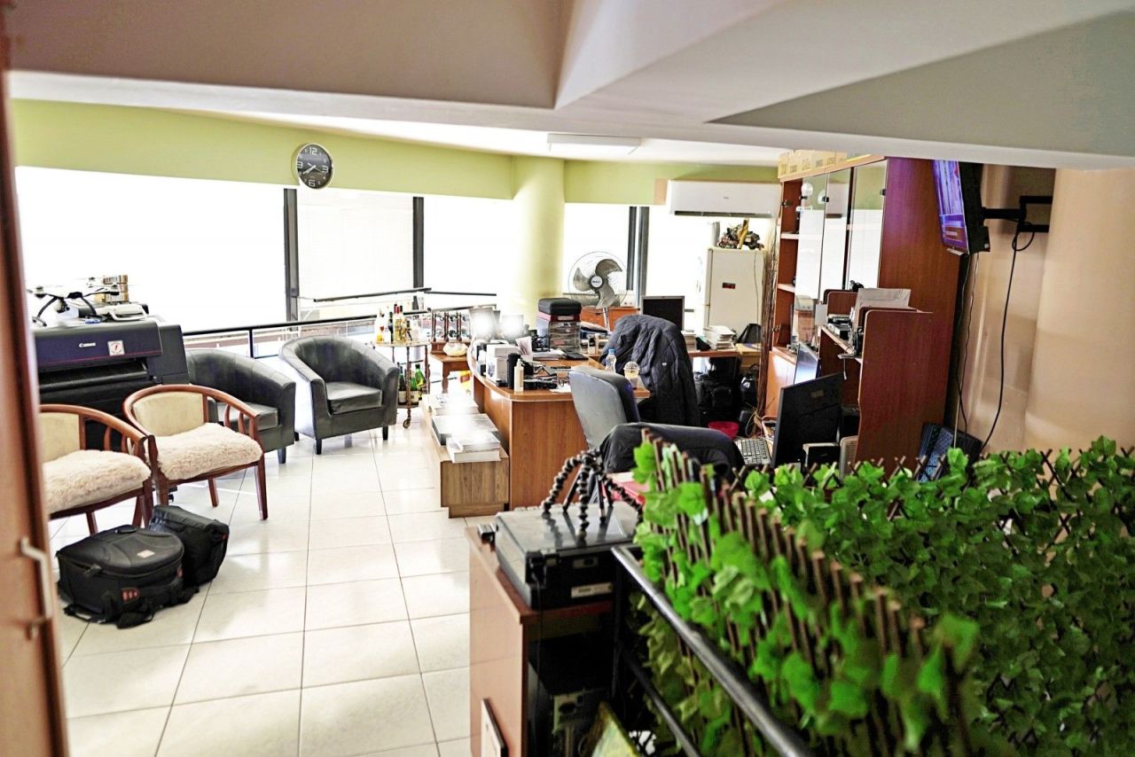 Магазин в Ларнаке, Кипр, 223 м² - фото 4