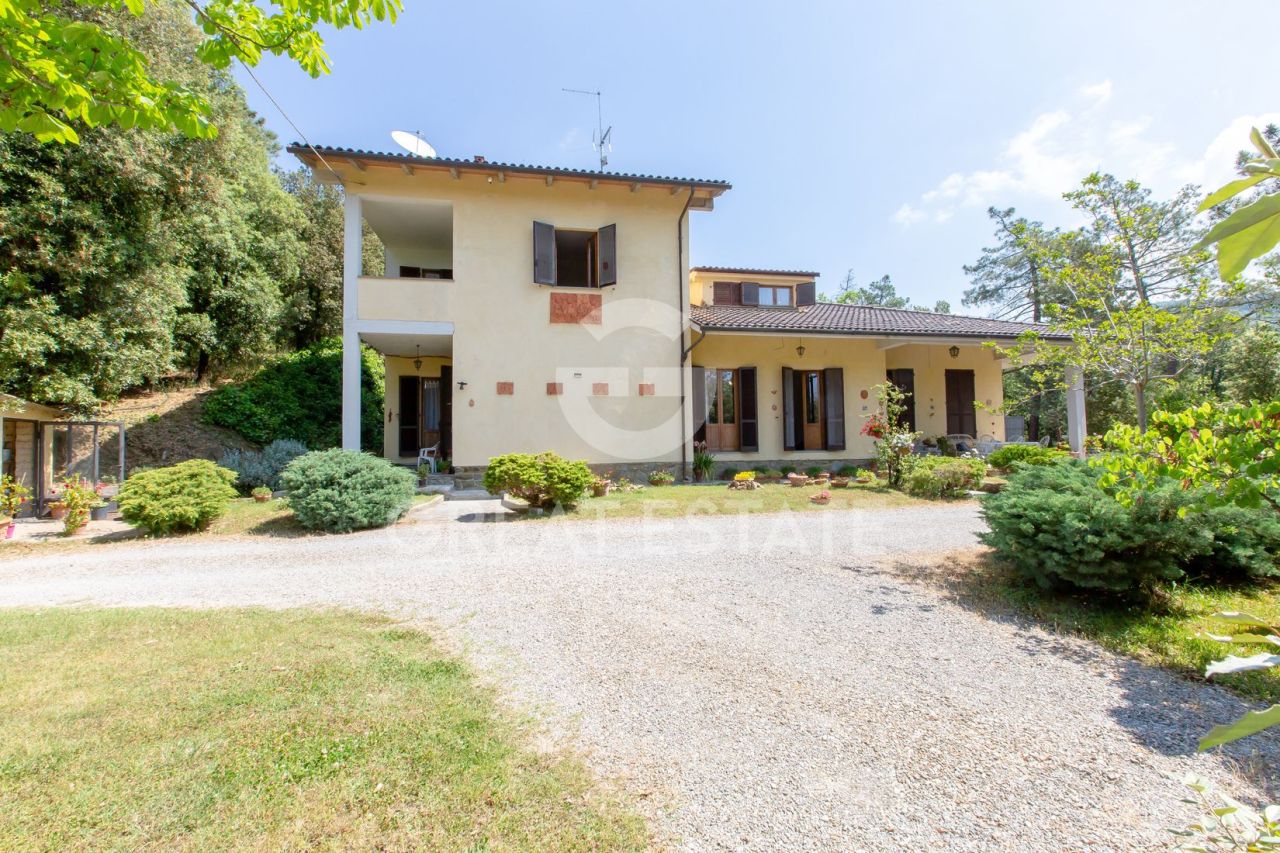 Дом в Кастильон-Фиорентино, Италия, 455.45 м² - фото 1