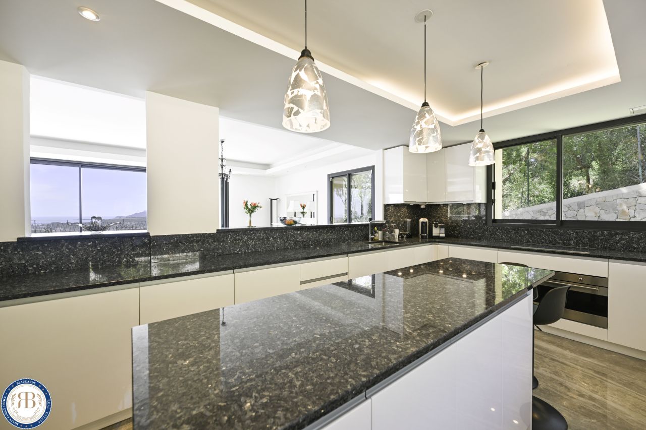 Вилла в Мужене, Франция, 390 м² - фото 5