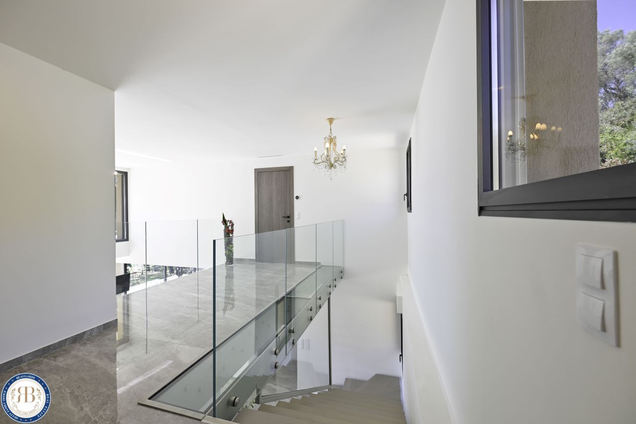 Вилла в Мужене, Франция, 390 м² - фото 14