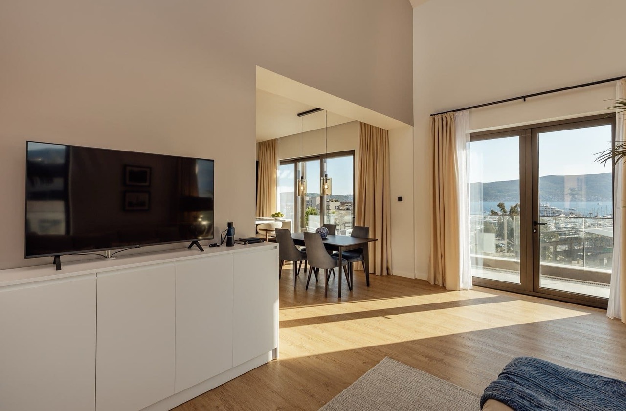 Квартира в Тивате, Черногория, 179 м² - фото 13