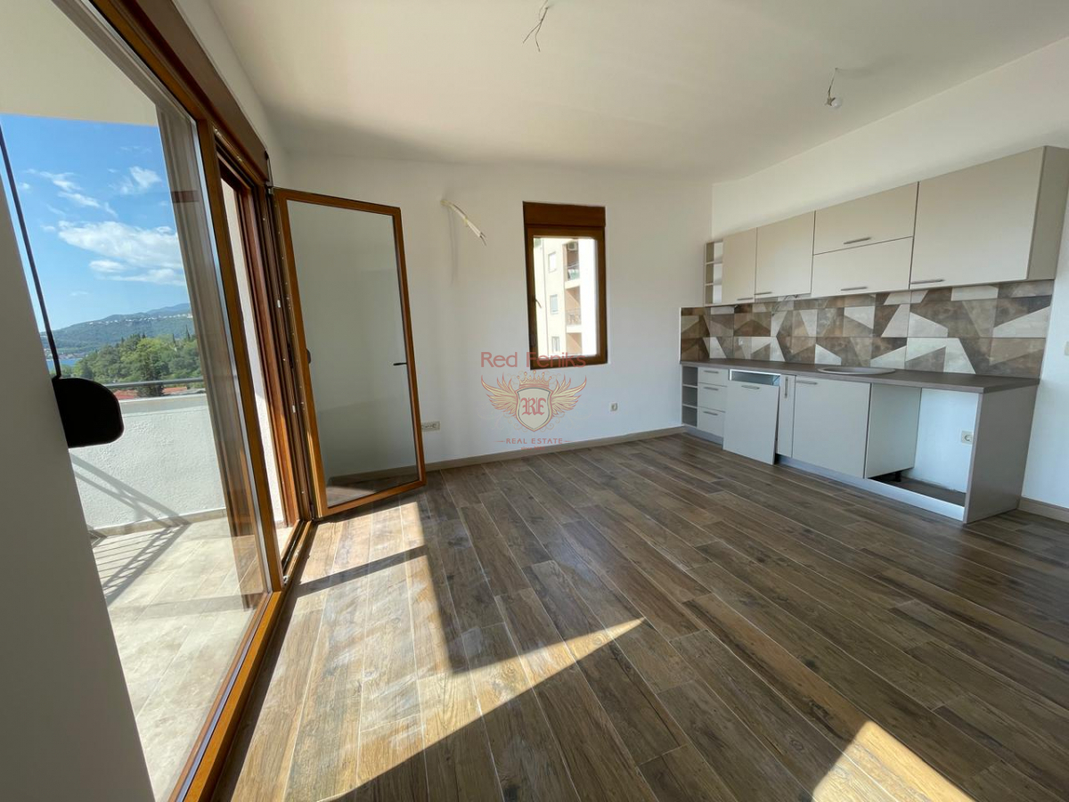 Квартира в Херцег-Нови, Черногория, 45 м² - фото 1
