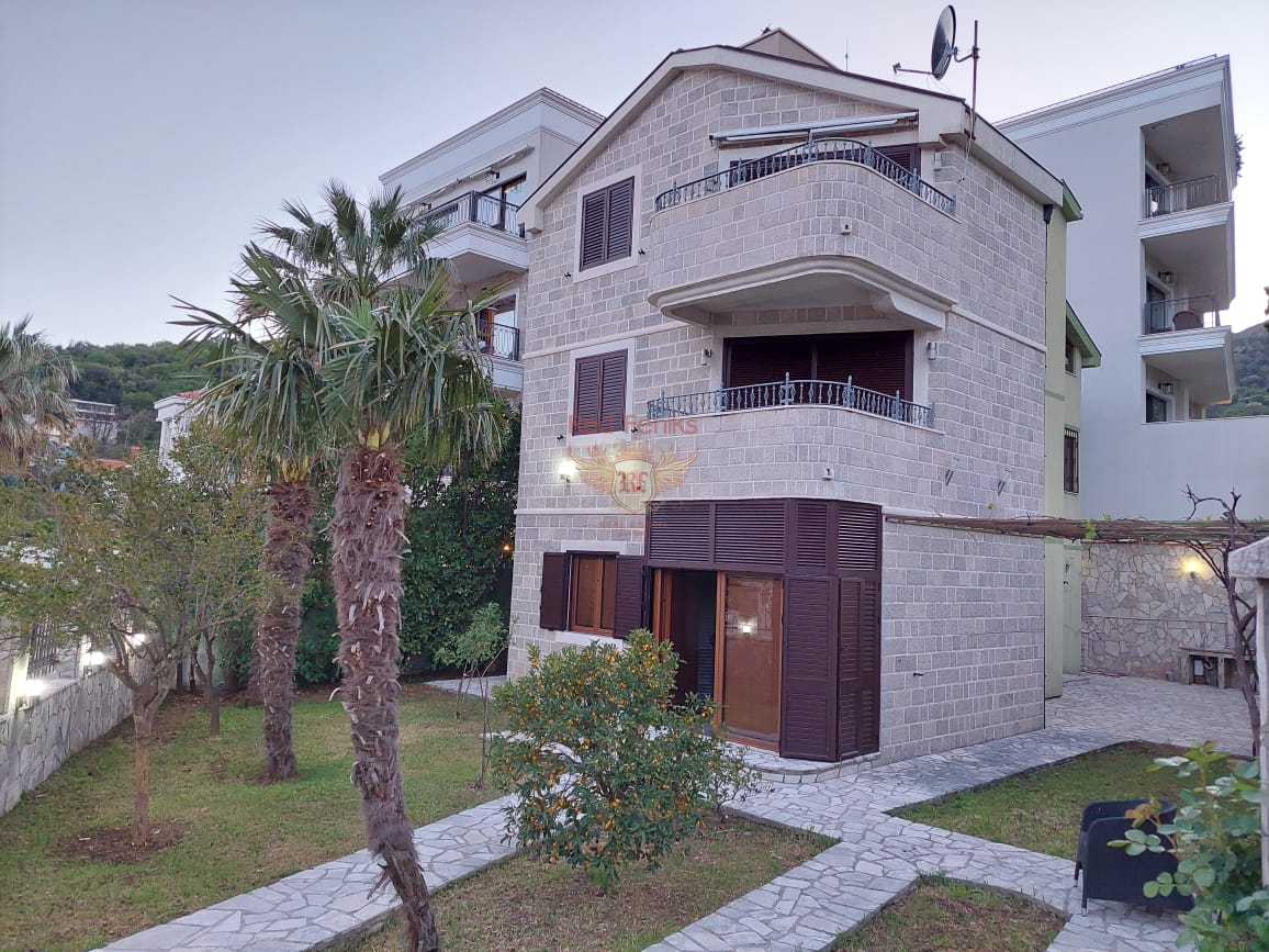 Дом в Херцег-Нови, Черногория, 168 м² - фото 1