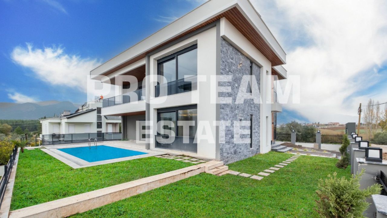 Вилла в Анталии, Турция, 420 м² - фото 1