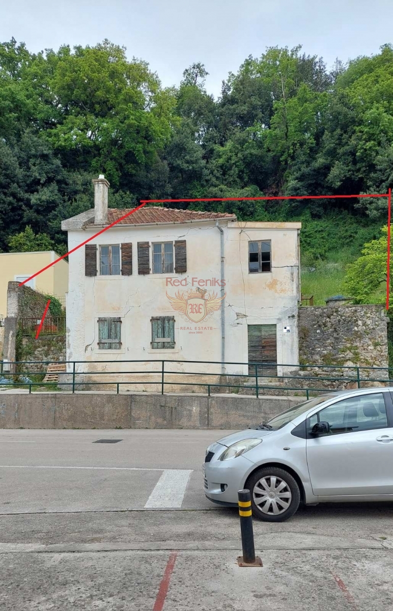 Земля в Херцег-Нови, Черногория, 1 296 м² - фото 1
