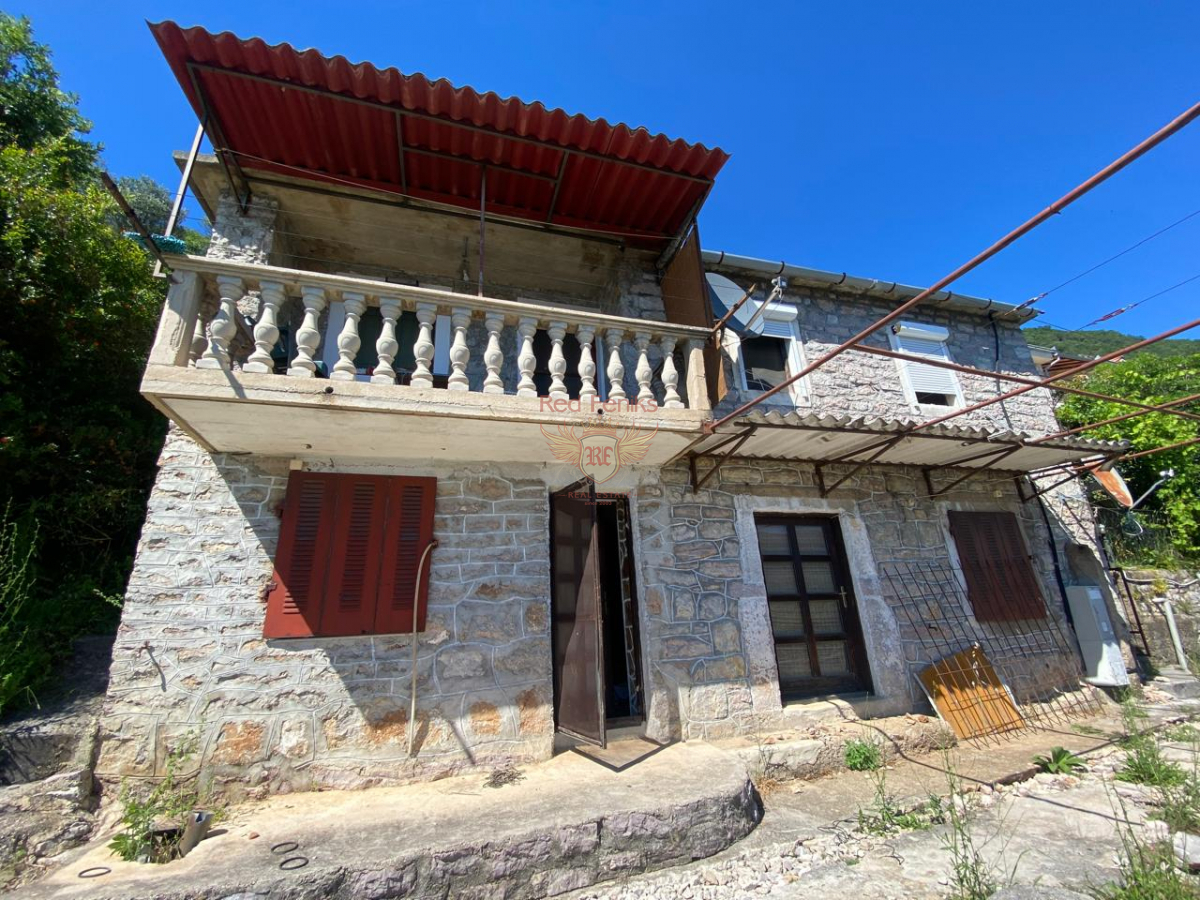Дом в Херцег-Нови, Черногория, 71 м² - фото 1