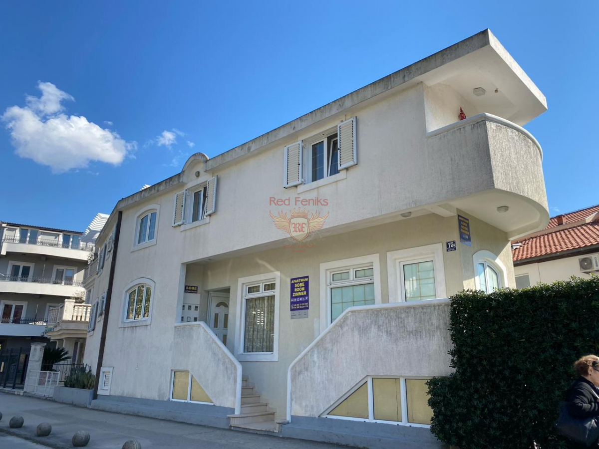 Дом в Херцег-Нови, Черногория, 236 м² - фото 1