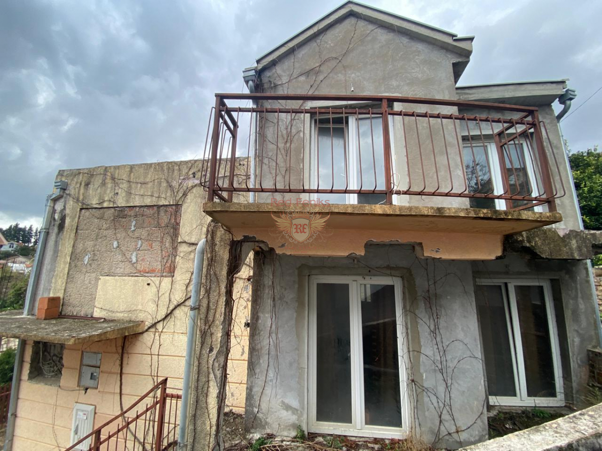 Дом в Херцег-Нови, Черногория, 162 м² - фото 1