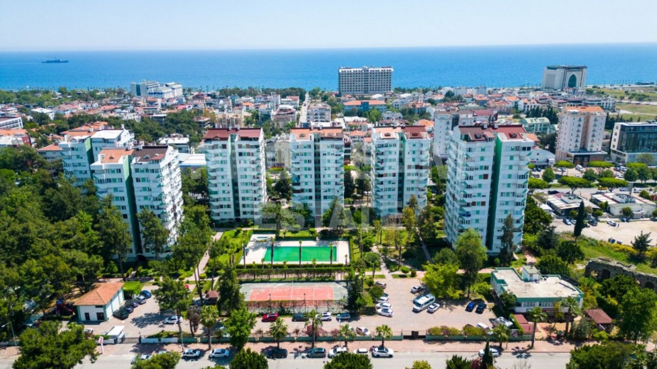 Квартира в Анталии, Турция, 180 м² - фото 1