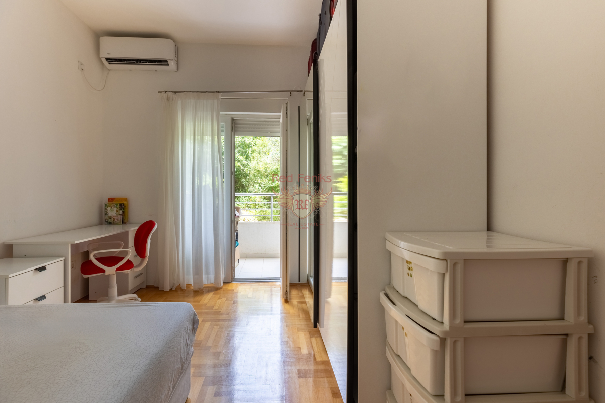 Квартира в Херцег-Нови, Черногория, 74 м² - фото 1