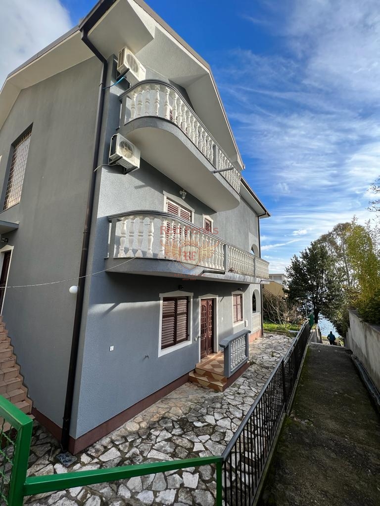 Отель, гостиница в Херцег-Нови, Черногория, 370 м² - фото 1