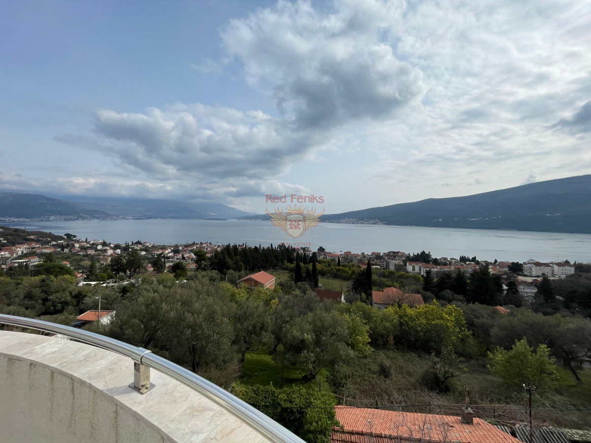 Дом в Херцег-Нови, Черногория, 499 м² - фото 1