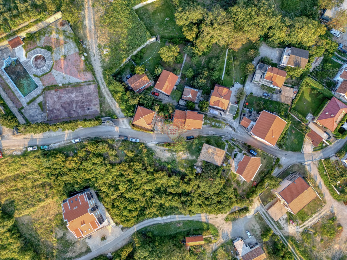 Земля в Будве, Черногория, 401 м² - фото 1