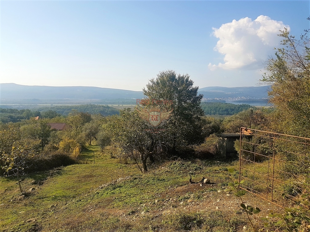 Земля в Тивате, Черногория, 1 300 м² - фото 1