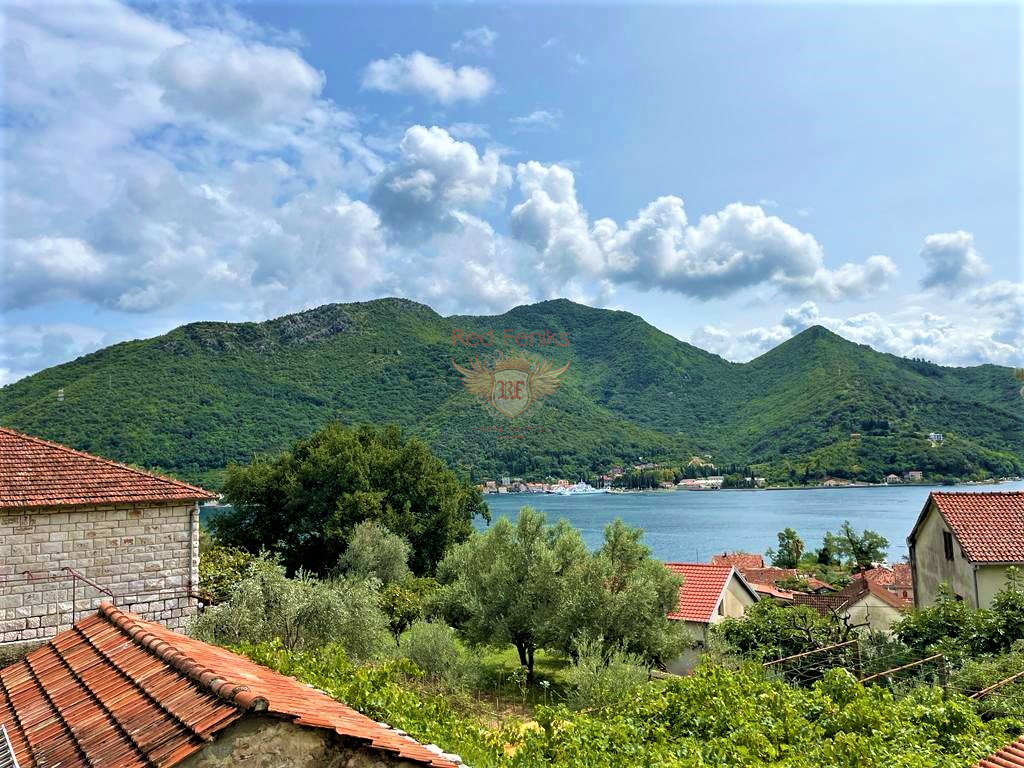 Квартира в Херцег-Нови, Черногория, 115 м² - фото 1