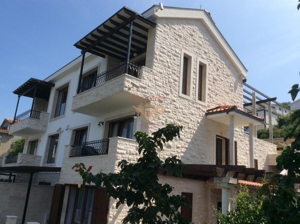 Дом на полуострове Луштица, Черногория, 220 м² - фото 1
