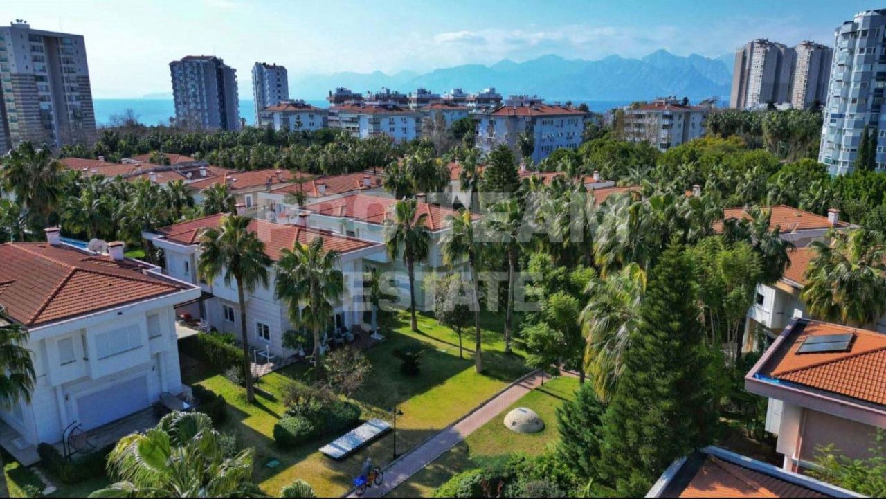 Вилла в Анталии, Турция, 450 м² - фото 4