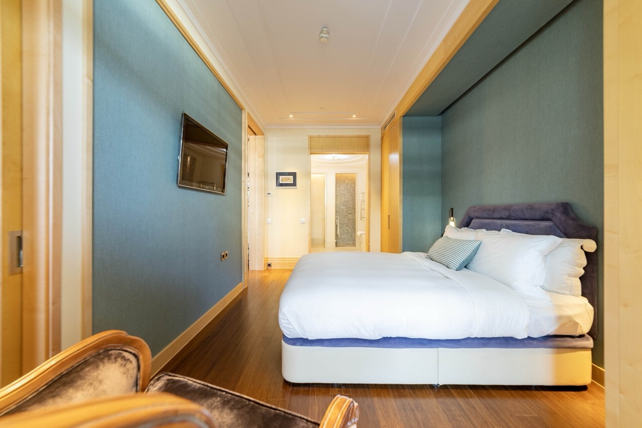 Квартира в Тивате, Черногория, 81 м² - фото 9