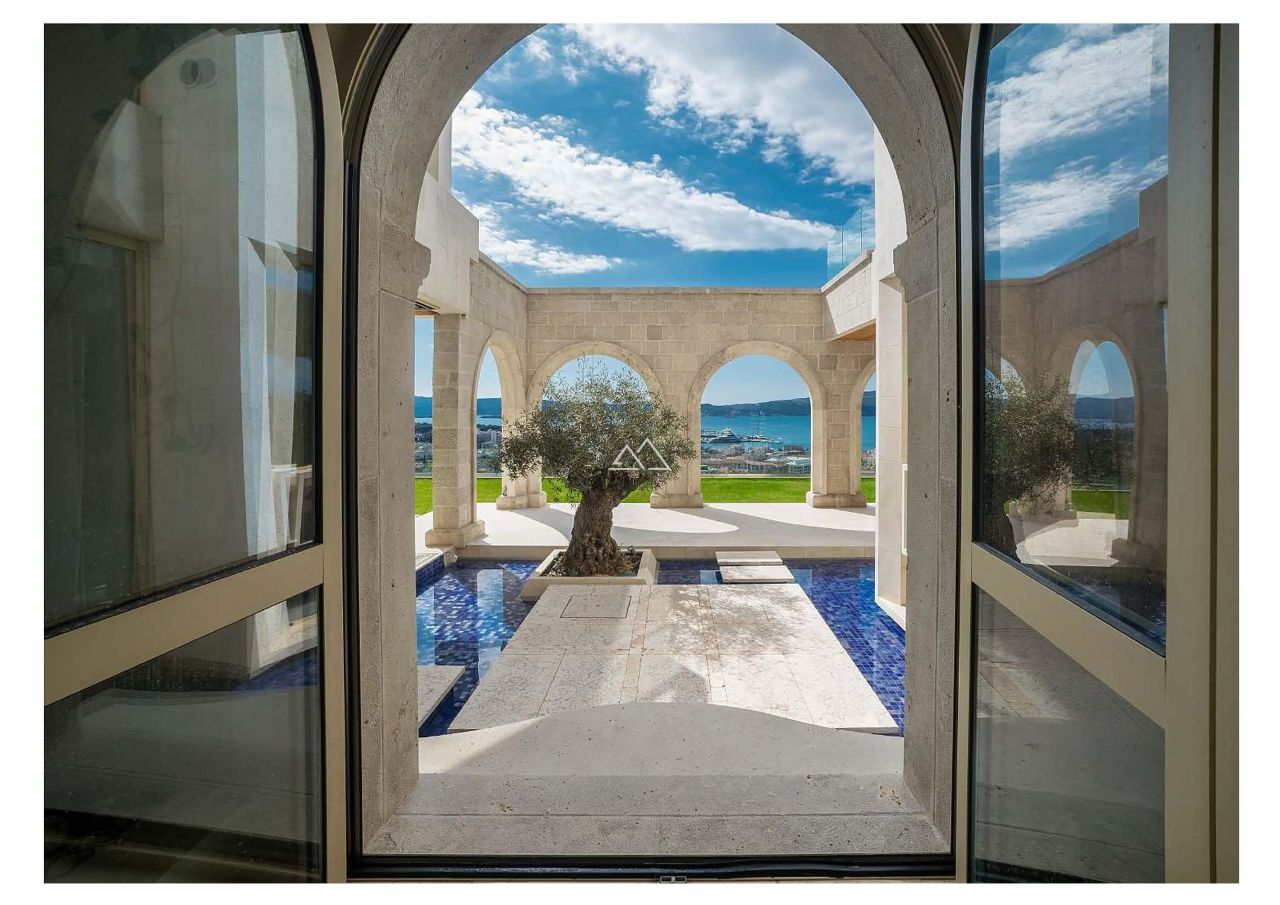 Вилла в Тивате, Черногория, 1 482 м² - фото 5