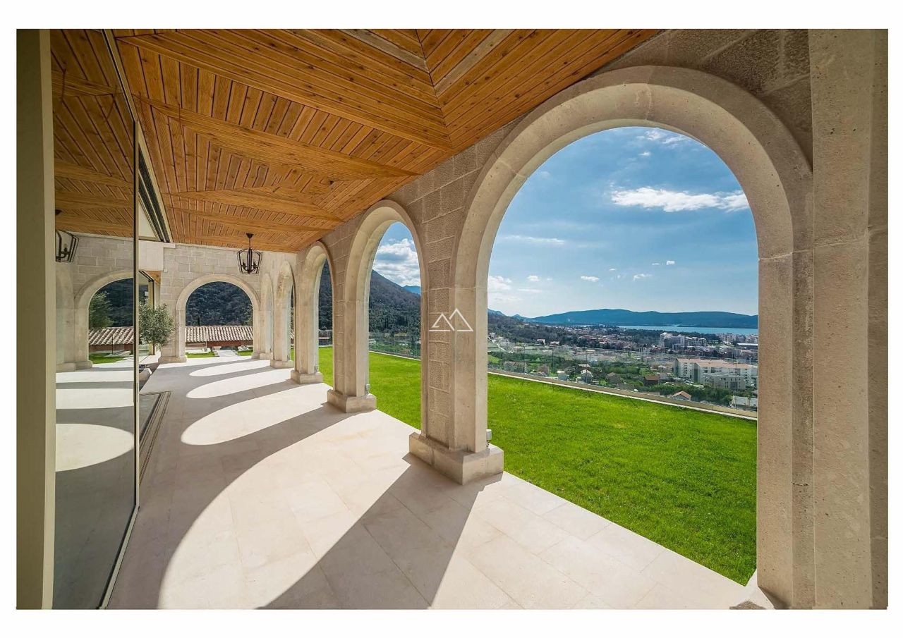 Вилла в Тивате, Черногория, 1 482 м² - фото 6